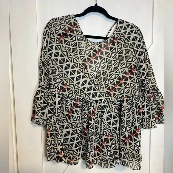 BCBG Generation - geometric pattern blouse - ruffle bottom - boho tribal - Picture 1 of 3
